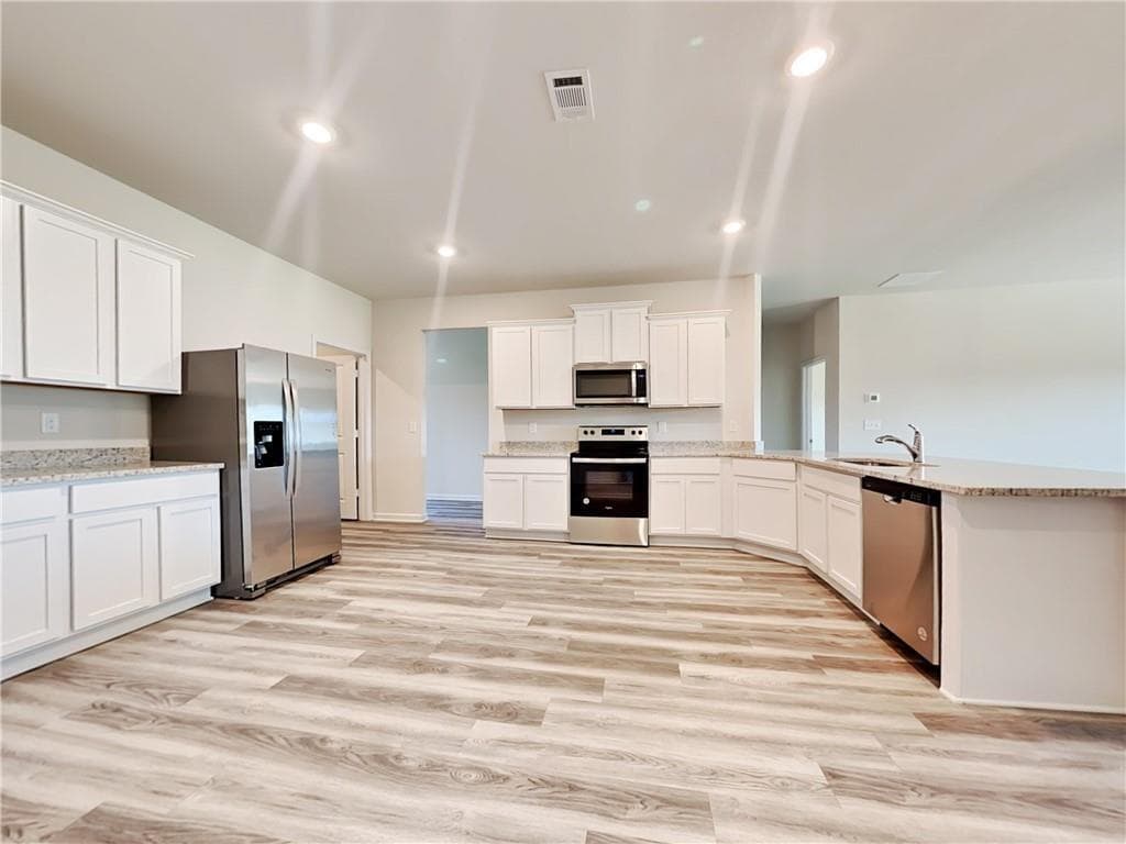 4 bedroom, 2 bathroom, 2,226 sq ft single family residence for rent at 1141 Amadas Drive, Locust Grove, GA 30248 for $2,125 a month — photo 5