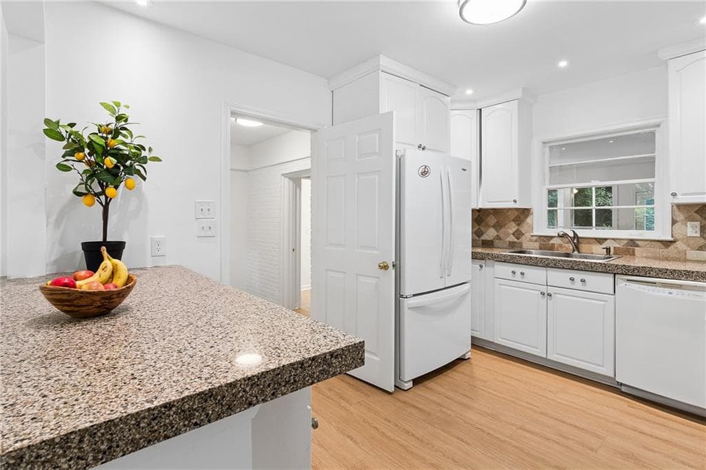 4 bedroom, 4 bathroom, 2,281 sq ft single family residence for sale at 5028 Tilly Mill Road, Atlanta, GA 30338 — photo 7