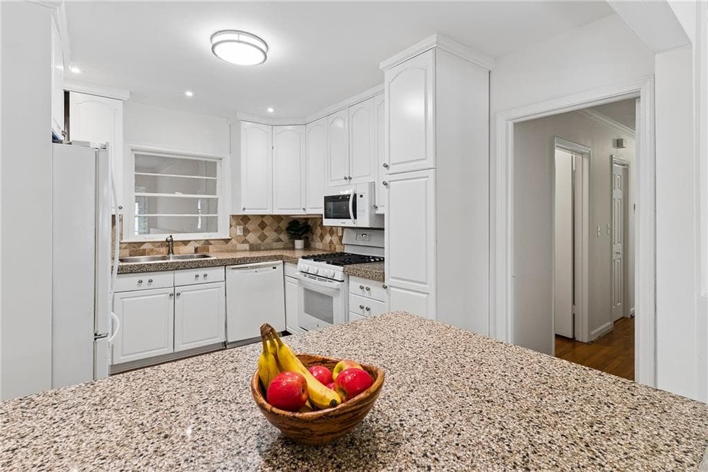 4 bedroom, 4 bathroom, 2,281 sq ft single family residence for sale at 5028 Tilly Mill Road, Atlanta, GA 30338 — photo 8