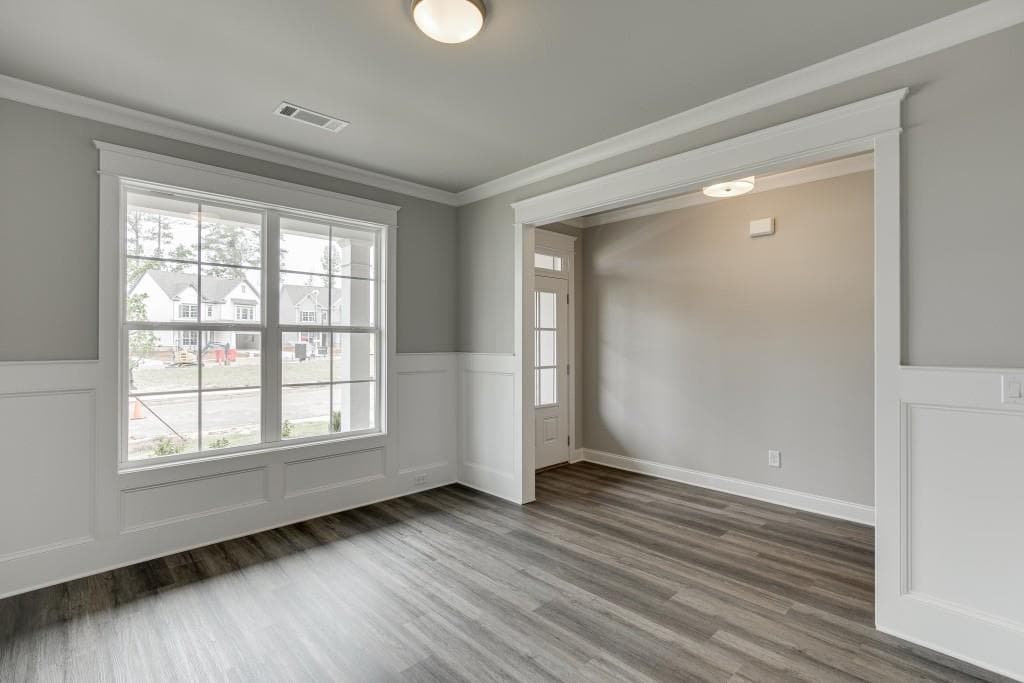 5 bedroom, 4 bathroom, 3,017 sq ft single family residence for sale at 5617 Ernest Way, Flowery Branch, GA 30542 — photo 8