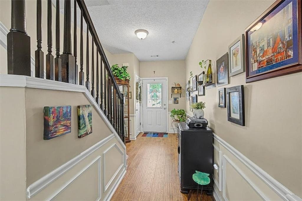 3 bedroom, 3 bathroom, 1,776 sq ft townhouse for sale at 151 Regent Place, Woodstock, GA 30188 — photo 2