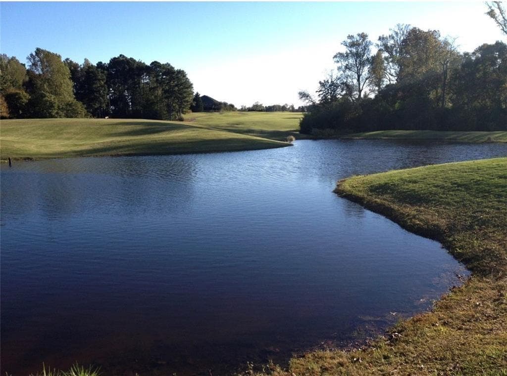 single family residence for sale at 817 Club Drive, Commerce, GA 30530 — photo 3