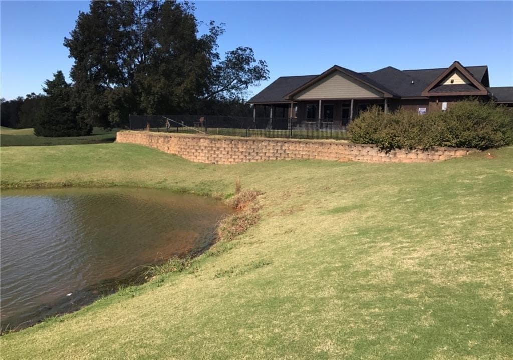 single family residence for sale at 817 Club Drive, Commerce, GA 30530 — photo 5