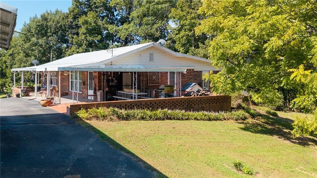 3 bedroom, 2 bathroom, 4,094 sq ft single family residence for sale at 669 Nicklesville Road, Resaca, GA 30735 — photo 6