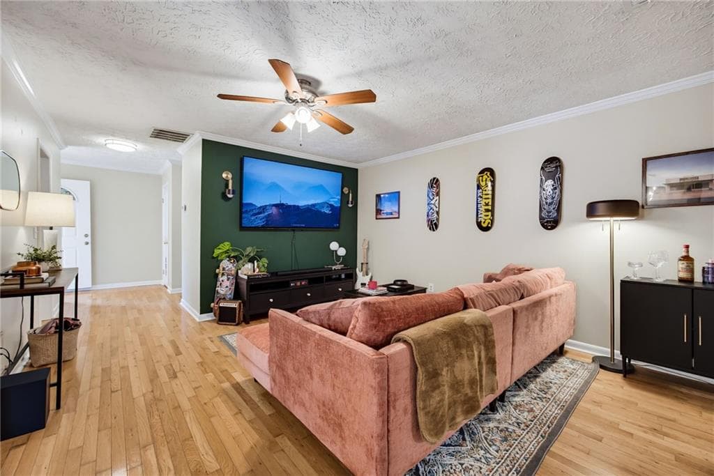 3 bedroom, 3 bathroom, 1,850 sq ft single family residence for sale at 3307 Wildwood Drive, Marietta, GA 30060 — photo 9