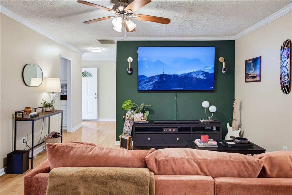 3 bedroom, 3 bathroom, 1,850 sq ft single family residence for sale at 3307 Wildwood Drive, Marietta, GA 30060 — photo 10