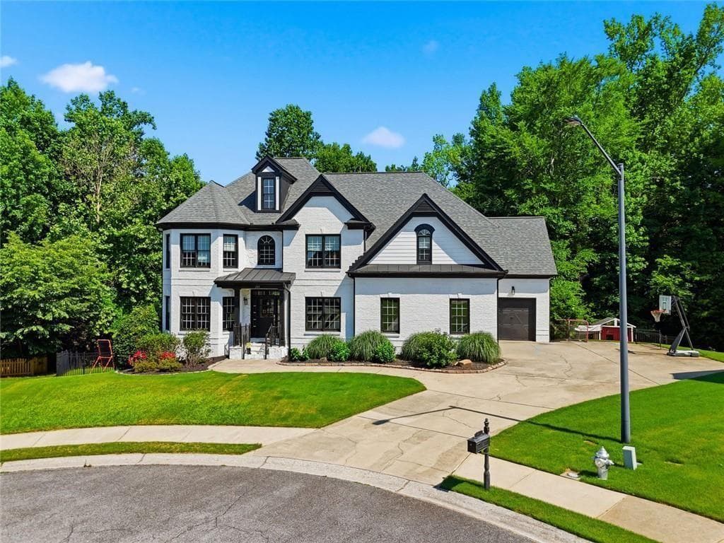6 bedroom, 5 bathroom, 4,258 sq ft single family residence for sale at 205 Stillwater Glen, Woodstock, GA 30188 — photo 2