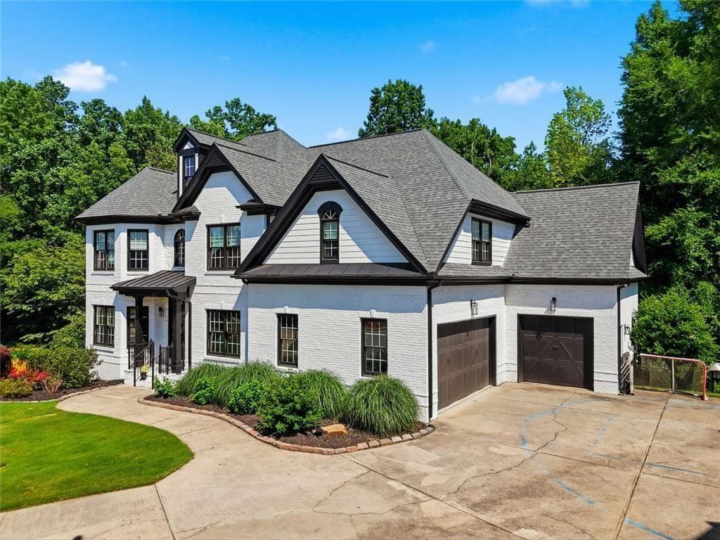 6 bedroom, 5 bathroom, 4,258 sq ft single family residence for sale at 205 Stillwater Glen, Woodstock, GA 30188 — photo 5