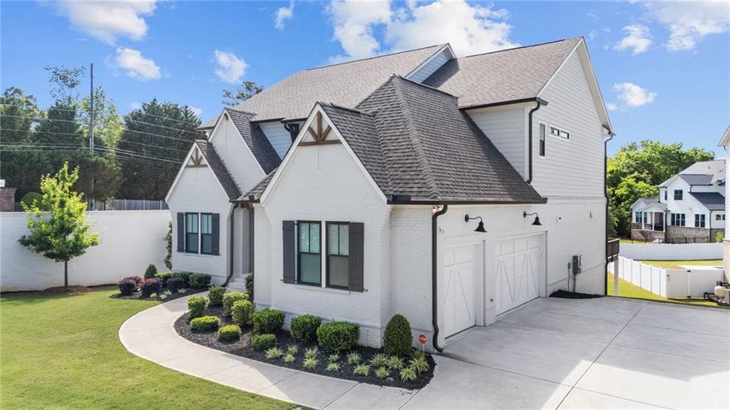 6 bedroom, 7 bathroom, 5,902 sq ft single family residence for sale at 4967 Concert Lane, Marietta, GA 30066 — photo 2