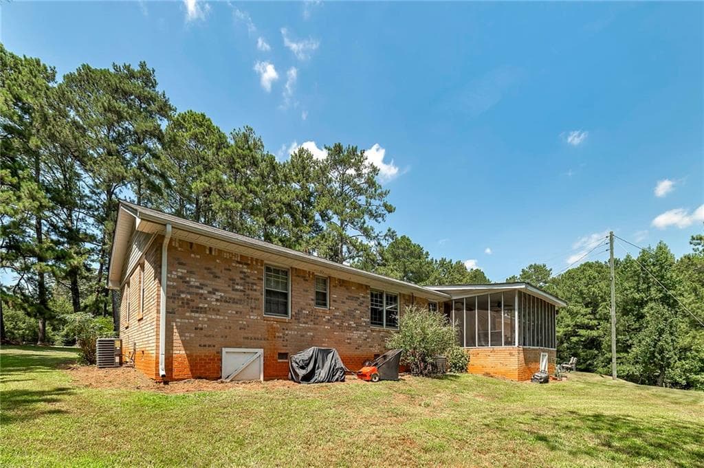 3 bedroom, 3 bathroom, 2,322 sq ft single family residence under contract at 2450 McGarity Road, Mcdonough, GA 30252 — photo 8