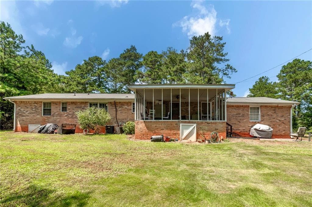 3 bedroom, 3 bathroom, 2,322 sq ft single family residence under contract at 2450 McGarity Road, Mcdonough, GA 30252 — photo 9