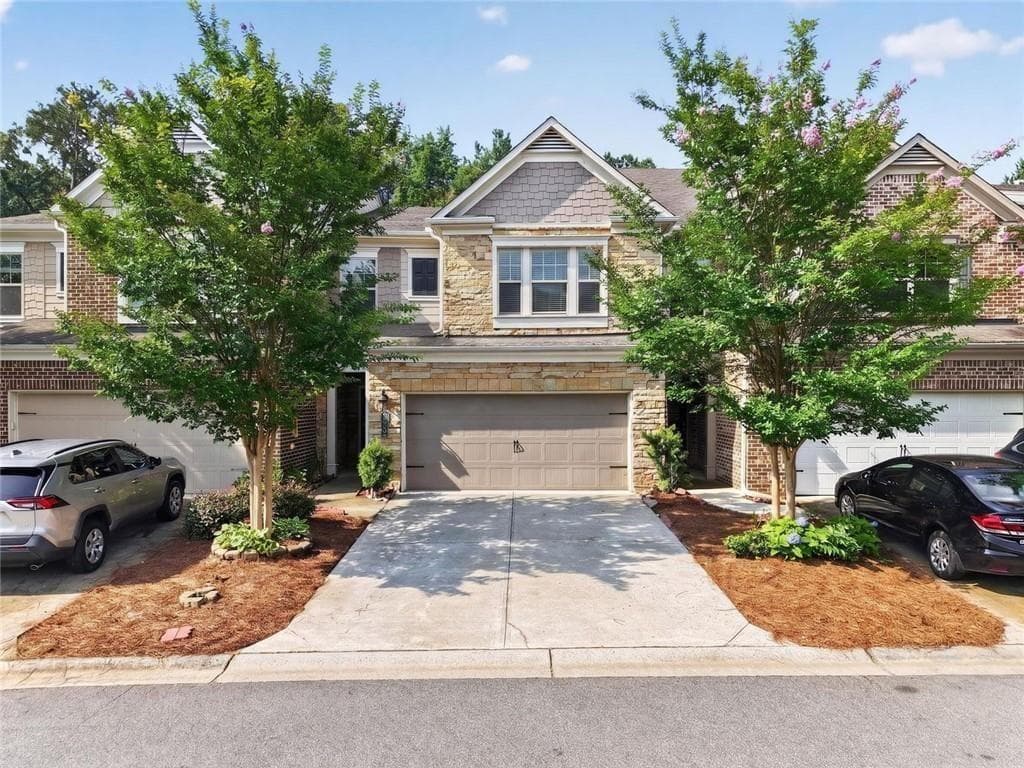 4 bedroom, 3 bathroom, 2,428 sq ft townhouse under contract at 5035 Garrett Court, Johns Creek, GA 30005 — photo 3