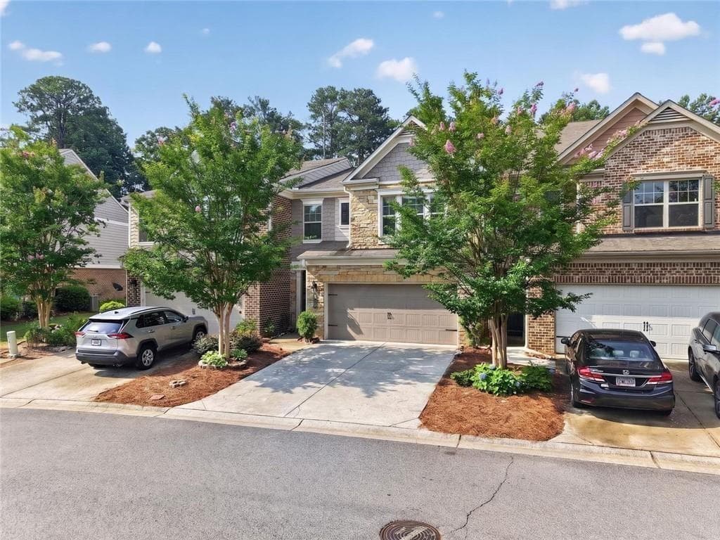 4 bedroom, 3 bathroom, 2,428 sq ft townhouse under contract at 5035 Garrett Court, Johns Creek, GA 30005 — photo 4