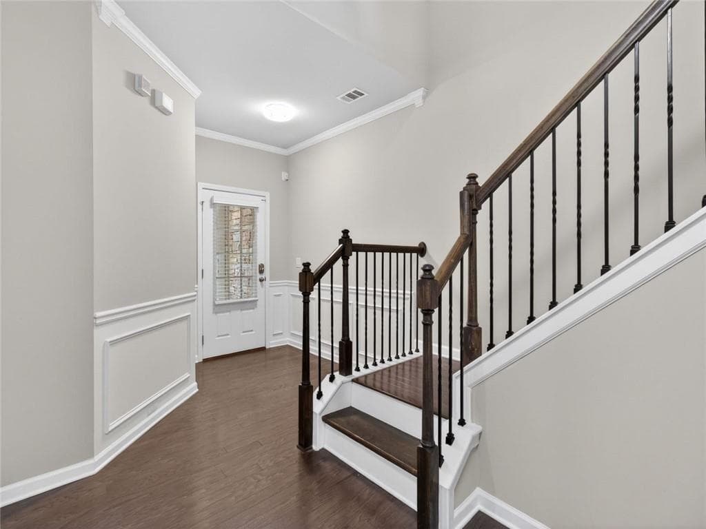 4 bedroom, 3 bathroom, 2,428 sq ft townhouse under contract at 5035 Garrett Court, Johns Creek, GA 30005 — photo 7