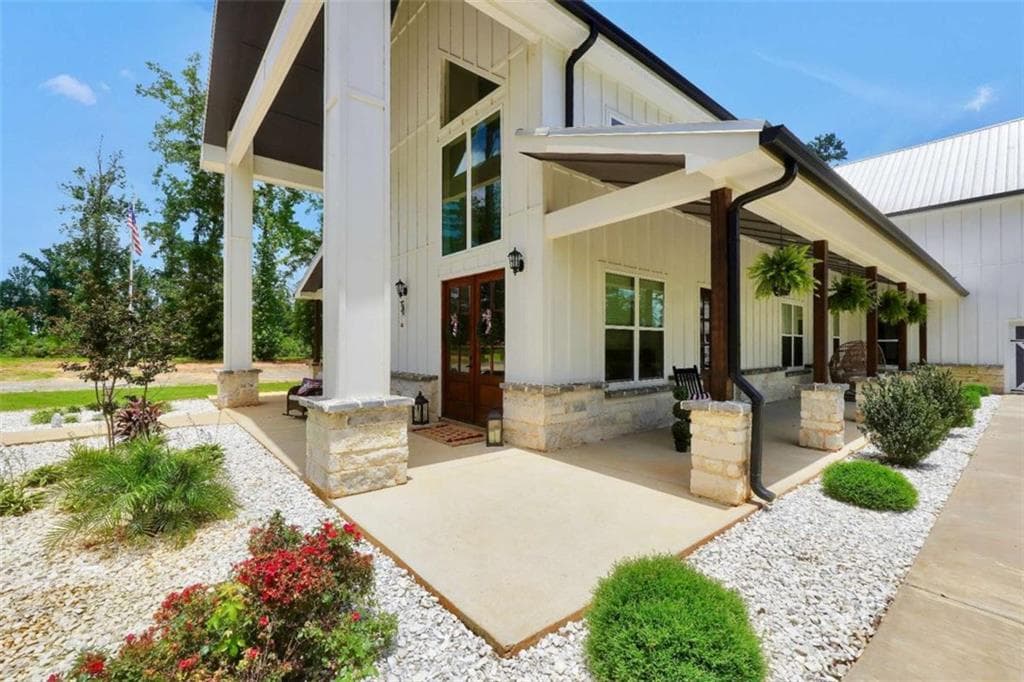 5 bedroom, 5 bathroom, 4,055 sq ft single family residence for sale at 1384 Hopewell Road, Forsyth, GA 31029 — photo 3