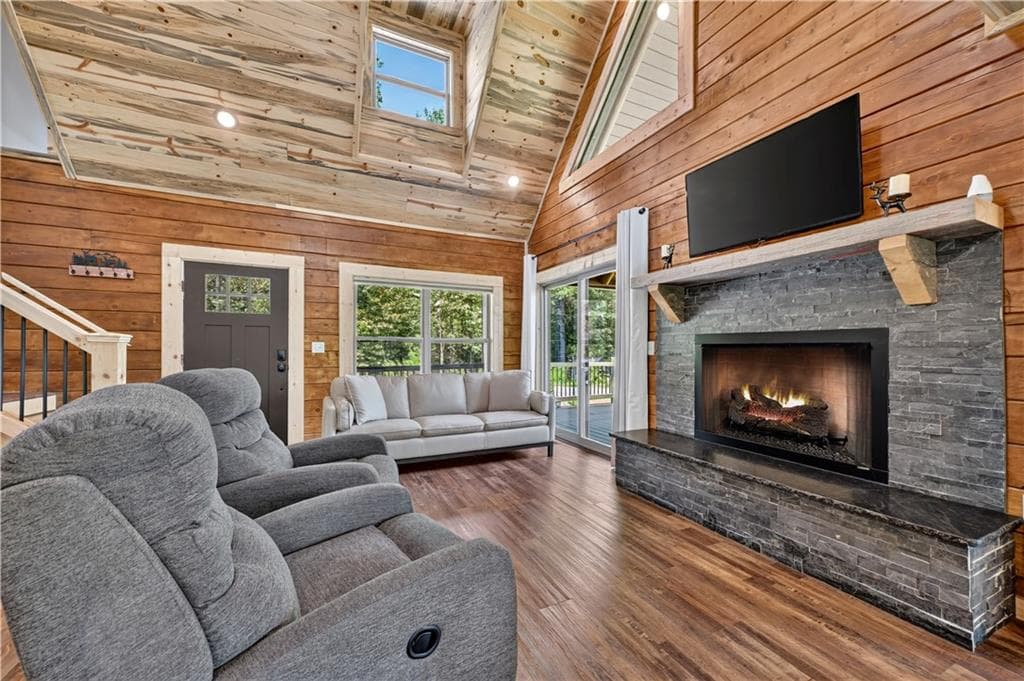 2 bedroom, 2 bathroom, 2,136 sq ft single family residence for sale at 196 N Jakes Landing Way, Ellijay, GA 30540 — photo 8