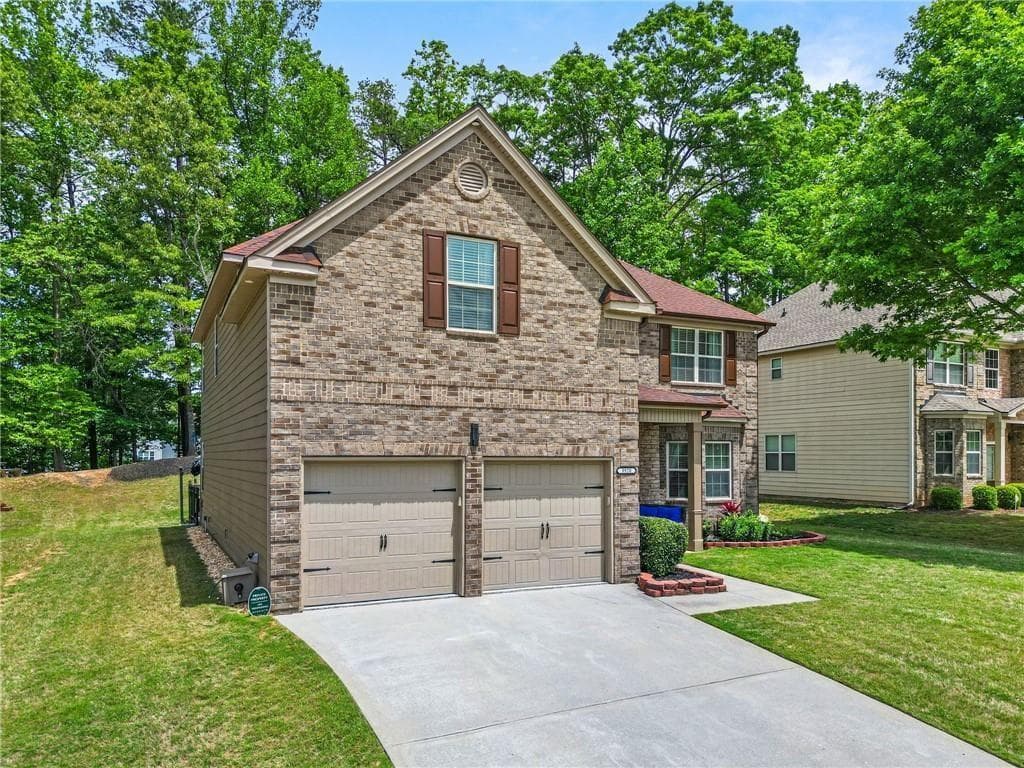 4 bedroom, 3 bathroom, 3,457 sq ft single family residence for sale at 3920 Margaux Drive, Atlanta, GA 30349 — photo 2