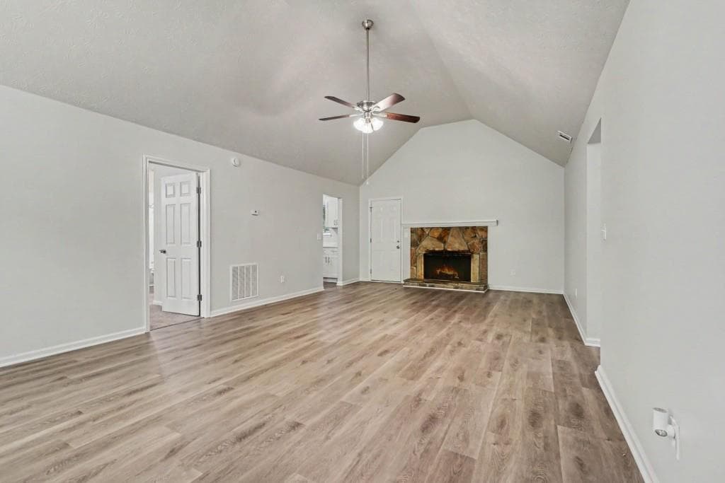 3 bedroom, 2 bathroom, 1,450 sq ft single family residence under contract at 3503 Warwick Way, Snellville, GA 30039 — photo 2