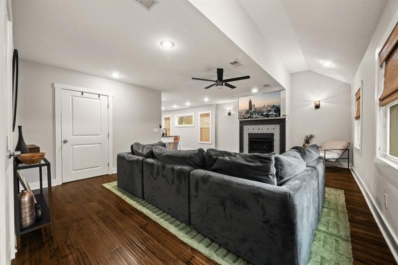 3 bedroom, 3 bathroom, 1,697 sq ft single family residence for sale at 2008 Neely, Atlanta, GA 30344 — photo 3
