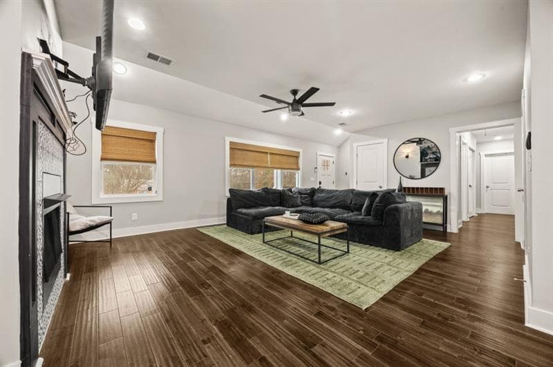 3 bedroom, 3 bathroom, 1,697 sq ft single family residence for sale at 2008 Neely, Atlanta, GA 30344 — photo 5