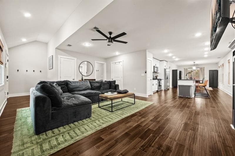 3 bedroom, 3 bathroom, 1,697 sq ft single family residence for sale at 2008 Neely, Atlanta, GA 30344 — photo 7