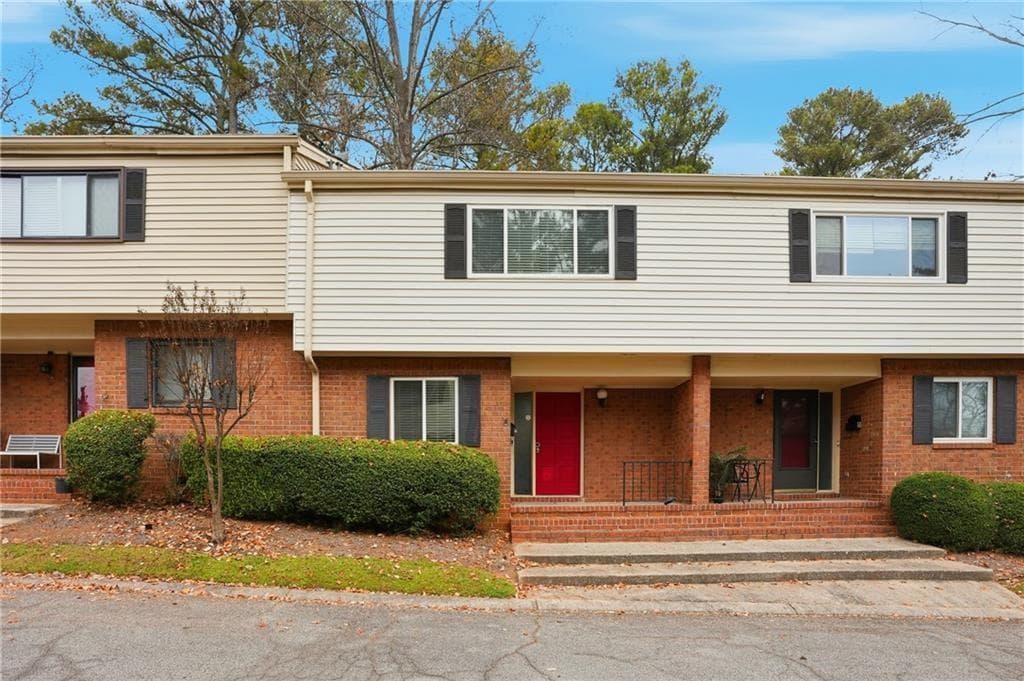 3 bedroom, 3 bathroom, 1,444 sq ft condominium for sale at 3320 Northcrest Road C, Atlanta, GA 30340