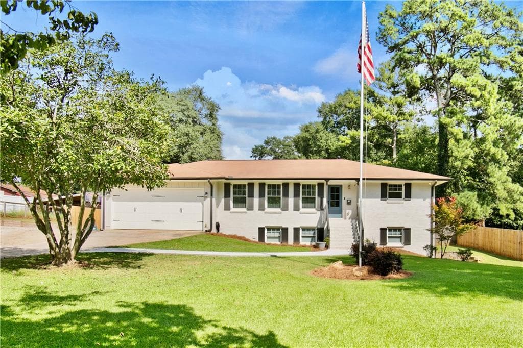 5 bedroom, 3 bathroom, 3,088 sq ft single family residence under contract at 274 North Avenue, Hiram, GA 30141