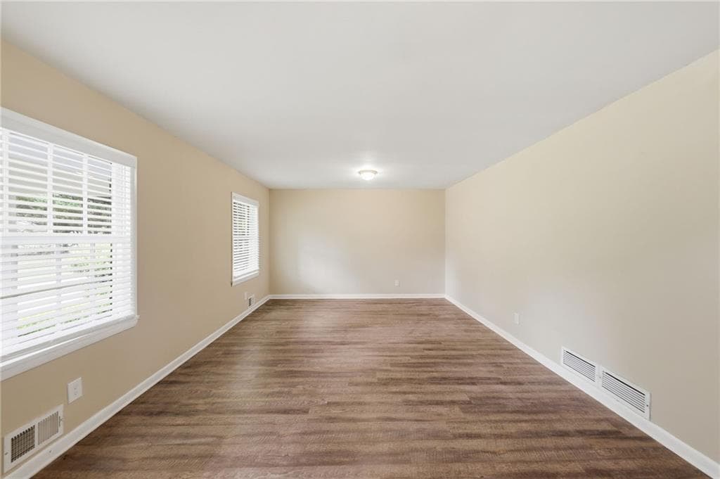3 bedroom, 2 bathroom, 1,979 sq ft single family residence under contract at 3570 Hogan Road, Atlanta, GA 30331 — photo 9