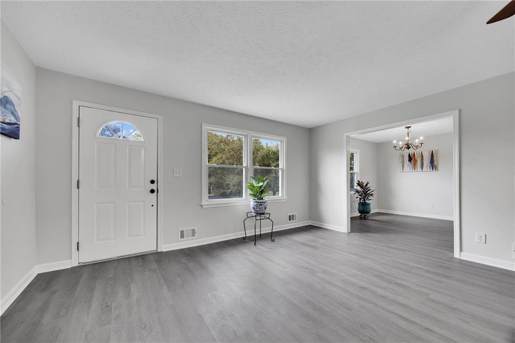 3 bedroom, 2 bathroom, 1,456 sq ft single family residence for sale at 3417 Creekwood Drive, Conyers, GA 30094 — photo 5