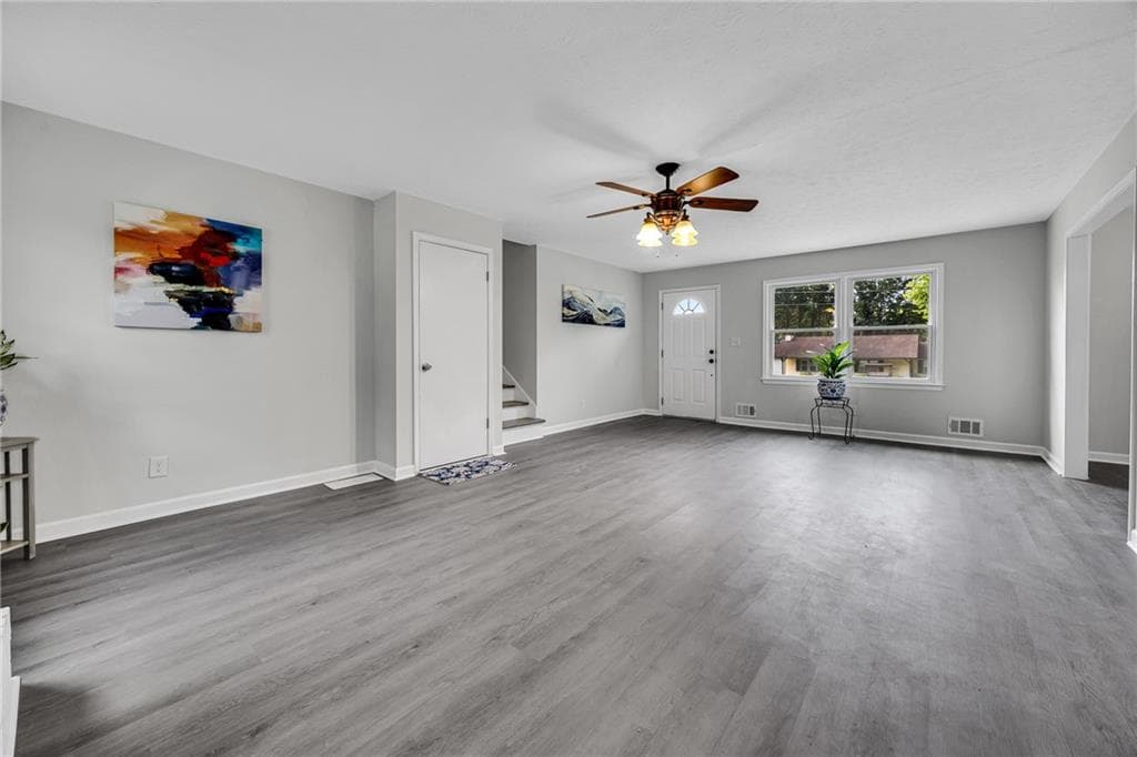 3 bedroom, 2 bathroom, 1,456 sq ft single family residence for sale at 3417 Creekwood Drive, Conyers, GA 30094 — photo 10