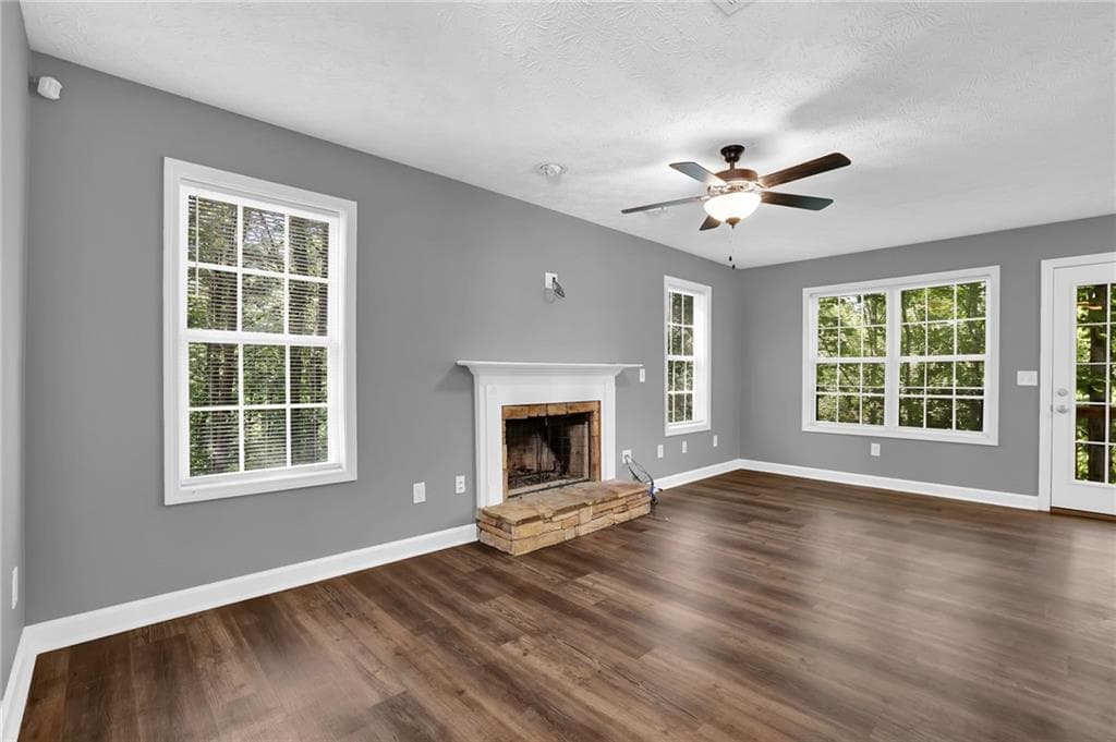 3 bedroom, 3 bathroom, 1,286 sq ft single family residence for sale at 1081 Whispering Woods Drive, Canton, GA 30114 — photo 4