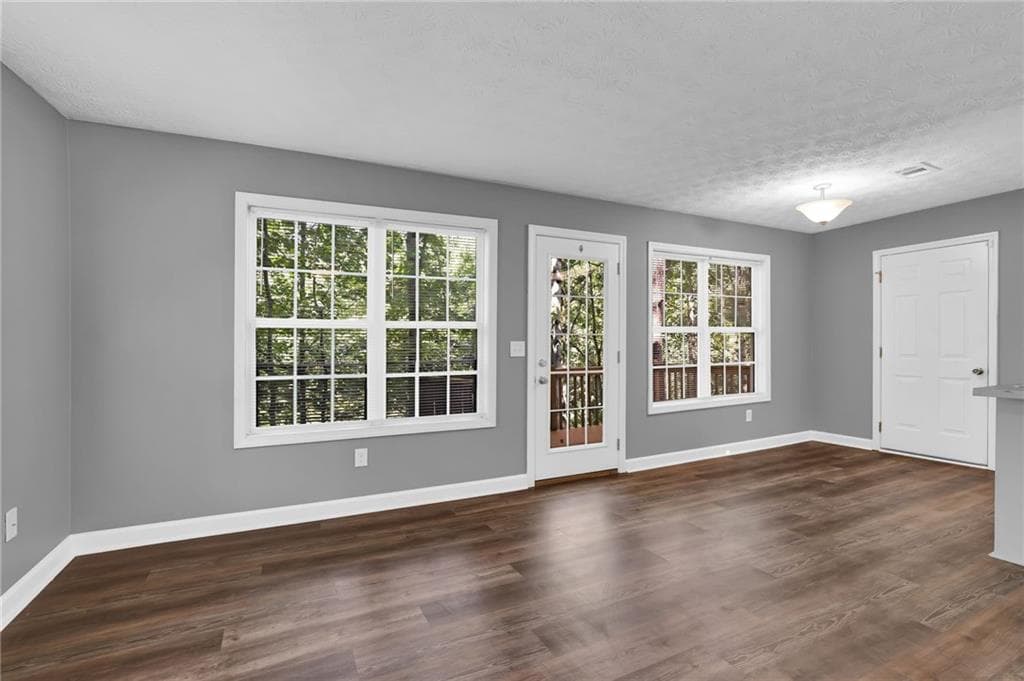 3 bedroom, 3 bathroom, 1,286 sq ft single family residence for sale at 1081 Whispering Woods Drive, Canton, GA 30114 — photo 6