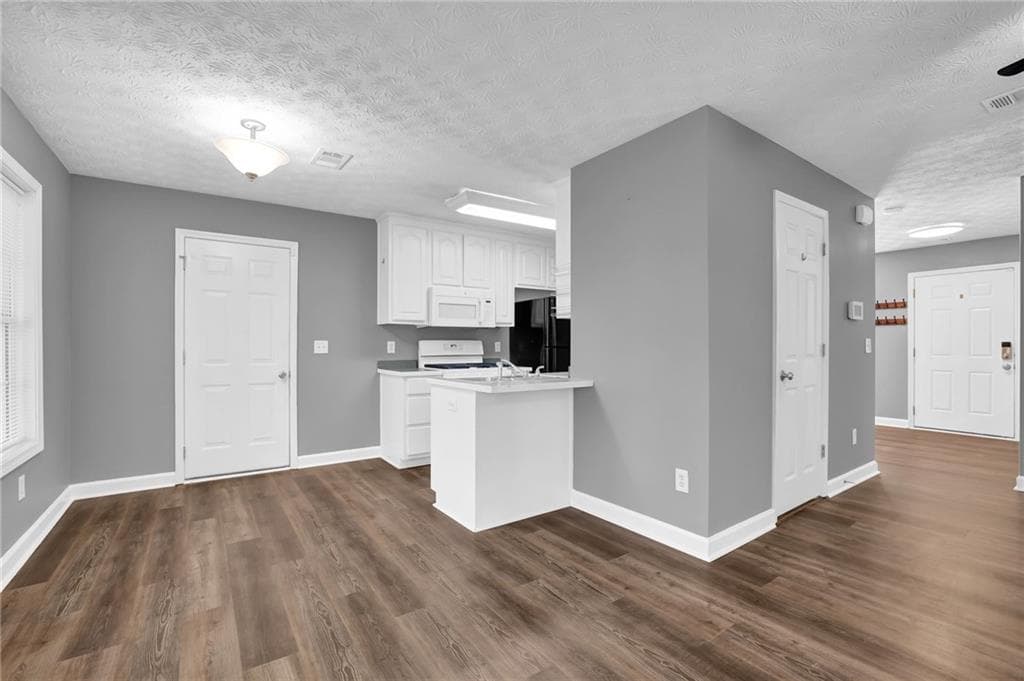 3 bedroom, 3 bathroom, 1,286 sq ft single family residence for sale at 1081 Whispering Woods Drive, Canton, GA 30114 — photo 9
