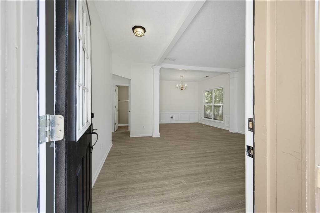 3 bedroom, 3 bathroom, 1,908 sq ft single family residence for rent at 395 Cadeleigh Court, Johns Creek, GA 30005 for $2,600 a month — photo 2
