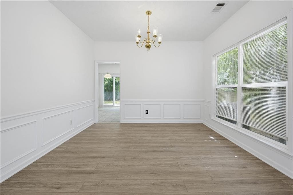 3 bedroom, 3 bathroom, 1,908 sq ft single family residence for rent at 395 Cadeleigh Court, Johns Creek, GA 30005 for $2,600 a month — photo 7