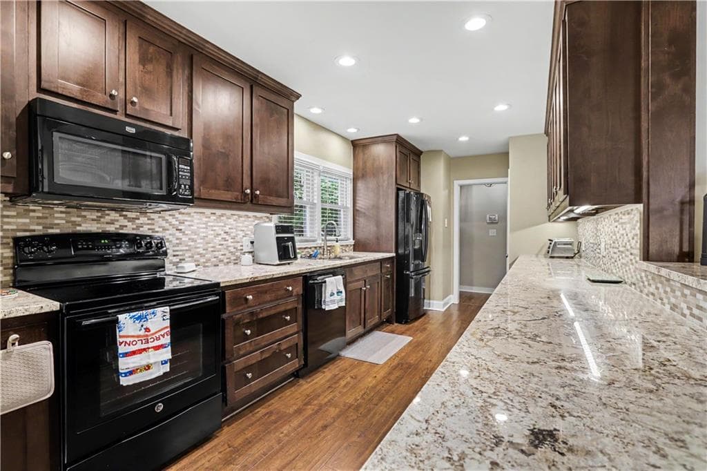 3 bedroom, 2 bathroom, 2,020 sq ft single family residence for sale at 975 Cardova Drive, Atlanta, GA 30324 — photo 5