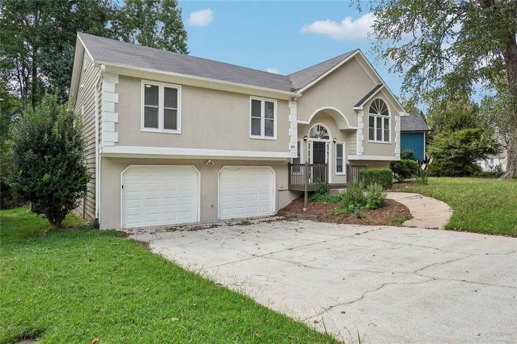 3 bedroom, 3 bathroom, 2,174 sq ft single family residence for sale at 3833 Deercreek Drive, Powder Springs, GA 30127 — photo 2