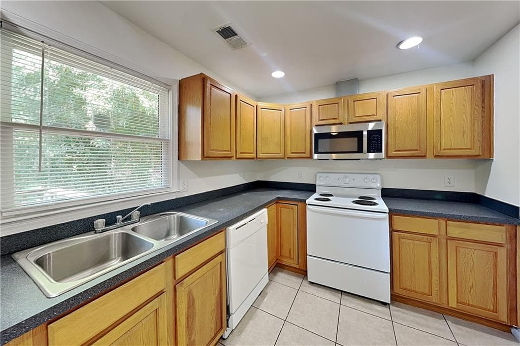 3 bedroom, 2 bathroom, 956 sq ft single family residence for rent at 232 Chappell Road, Atlanta, GA 30314 for $1,525 a month — photo 5