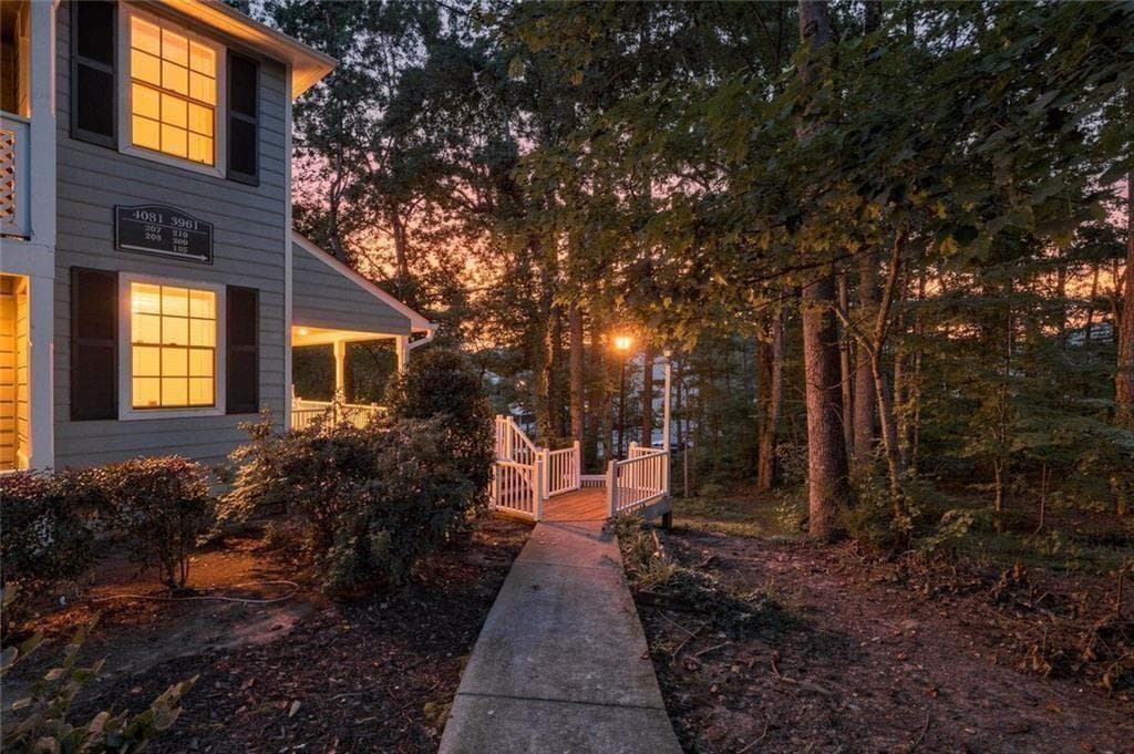 3 bedroom, 2 bathroom, 1,587 sq ft condominium for sale at 4081 Riverlook Parkway 207, Marietta, GA 30067 — photo 2