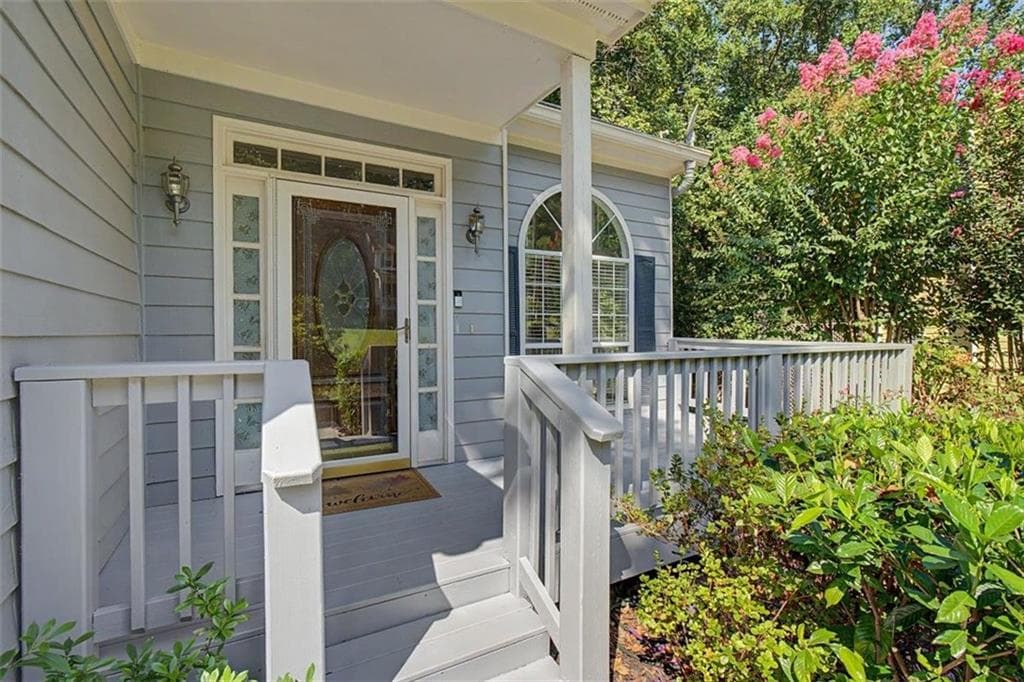 5 bedroom, 4 bathroom, 1,928 sq ft single family residence under contract at 1011 Braelin Court, Woodstock, GA 30189 — photo 3