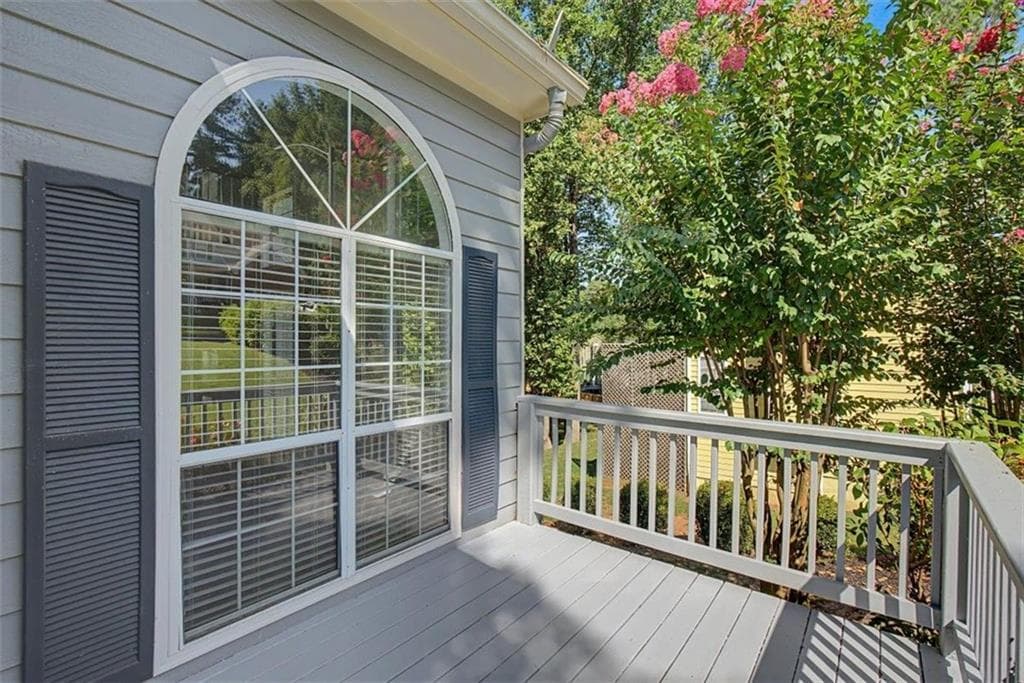 5 bedroom, 4 bathroom, 1,928 sq ft single family residence under contract at 1011 Braelin Court, Woodstock, GA 30189 — photo 4