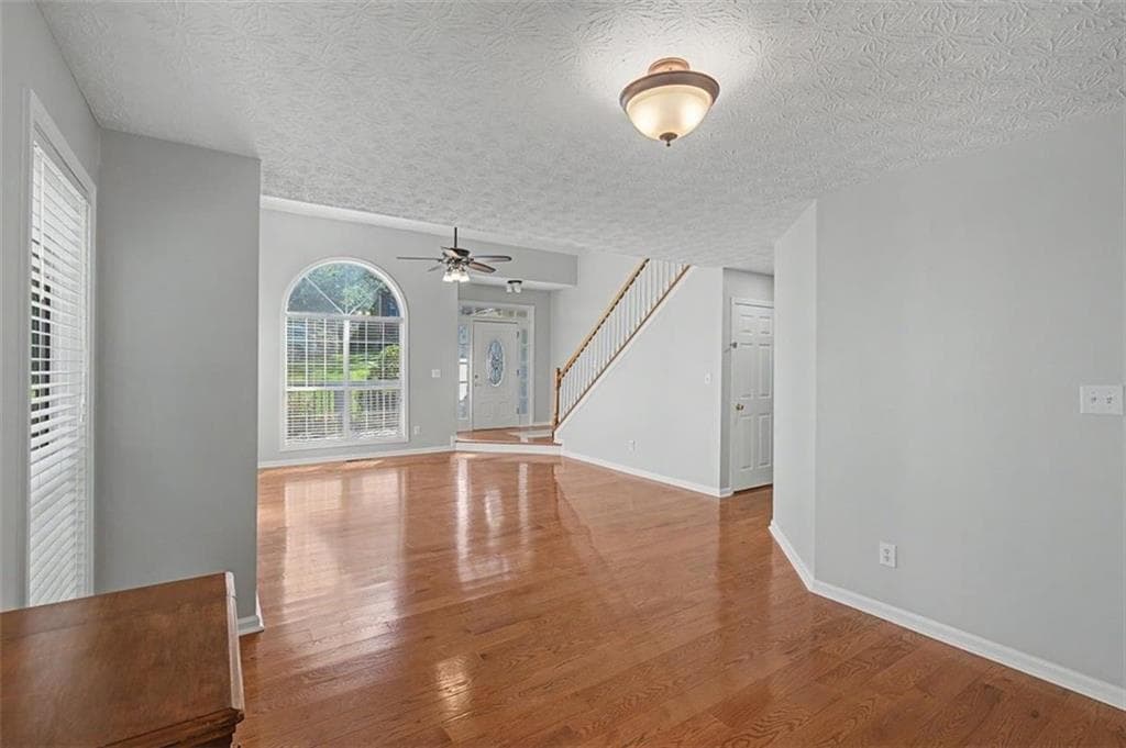 5 bedroom, 4 bathroom, 1,928 sq ft single family residence under contract at 1011 Braelin Court, Woodstock, GA 30189 — photo 6