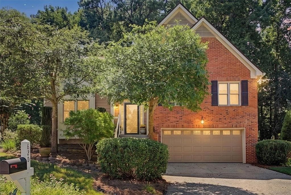 3 bedroom, 3 bathroom, 2,217 sq ft single family residence under contract at 820 Kenley Walk, Roswell, GA 30076