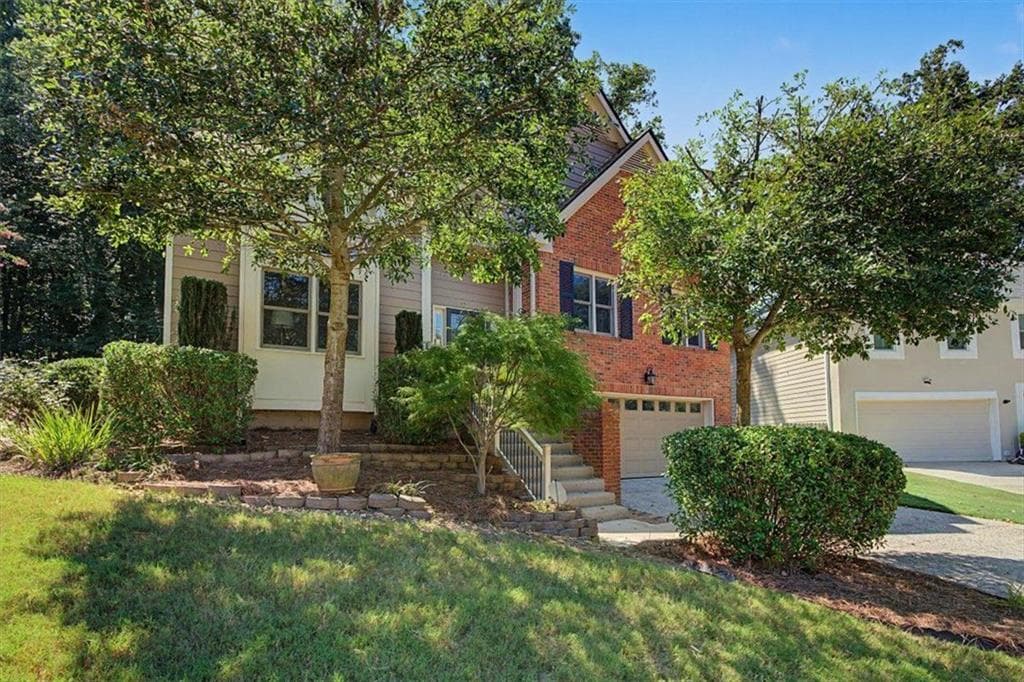 3 bedroom, 3 bathroom, 2,217 sq ft single family residence under contract at 820 Kenley Walk, Roswell, GA 30076 — photo 2