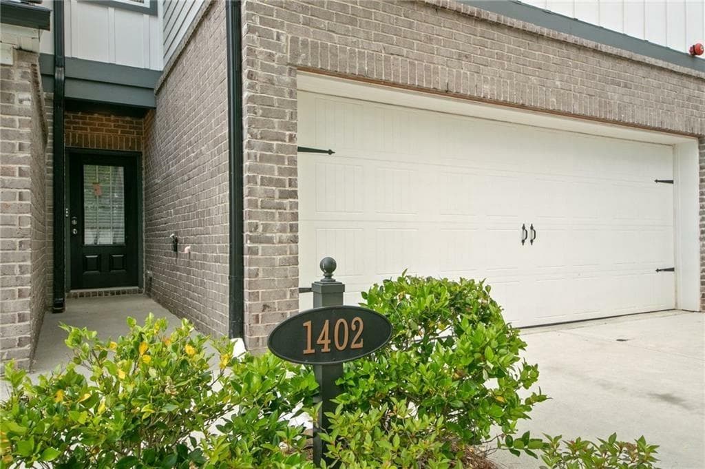 3 bedroom, 3 bathroom, 1,888 sq ft townhouse for sale at 1402 Vayda Court, Marietta, GA 30066 — photo 2