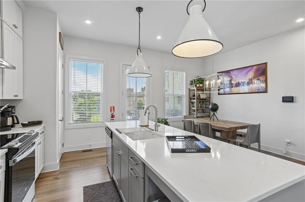 2 bedroom, 3 bathroom, 1,680 sq ft townhouse for sale at 990 Viney Way, Atlanta, GA 30318 — photo 9