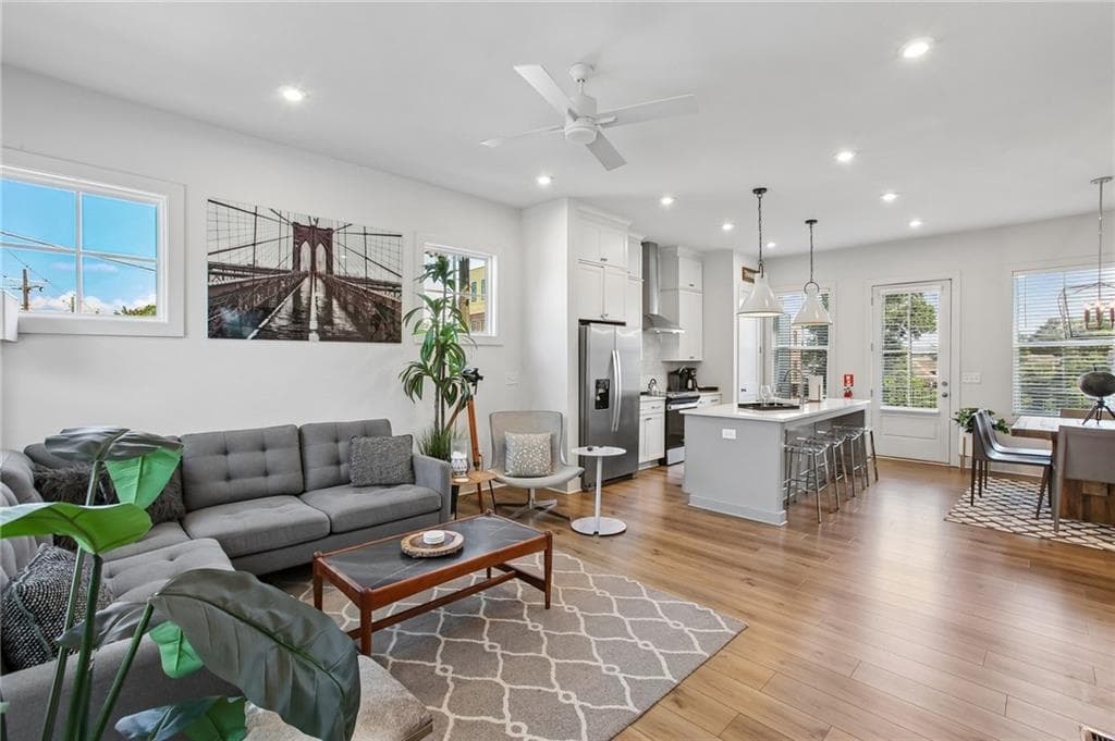 2 bedroom, 3 bathroom, 1,680 sq ft townhouse for sale at 990 Viney Way, Atlanta, GA 30318 — photo 5