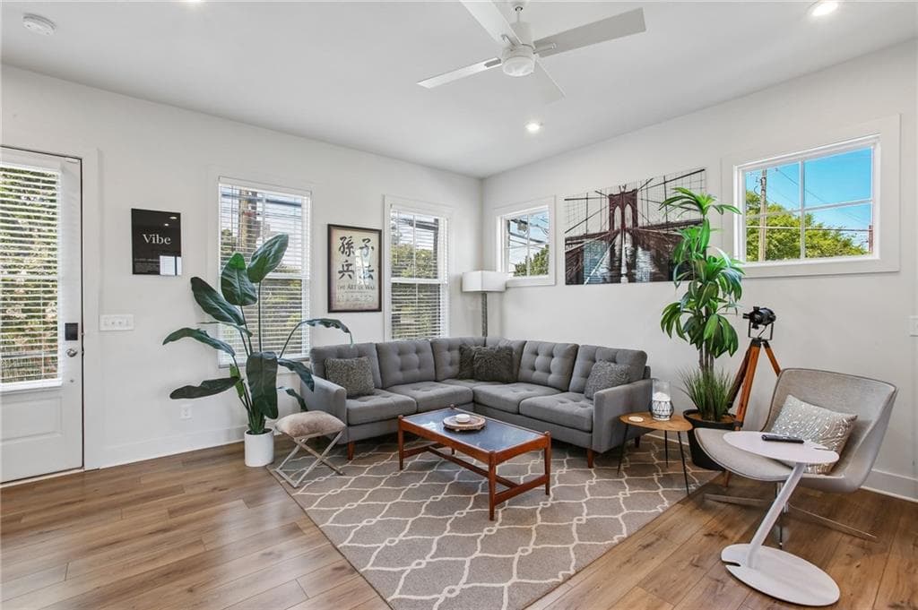 2 bedroom, 3 bathroom, 1,680 sq ft townhouse for sale at 990 Viney Way, Atlanta, GA 30318 — photo 6