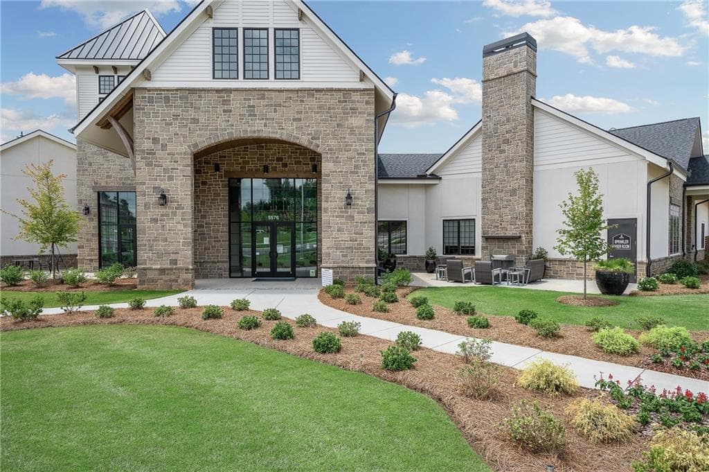 2 bedroom, 2 bathroom, 1,600 sq ft single family residence for sale at 5509 Olive Lane, Hoschton, GA 30548 — photo 8