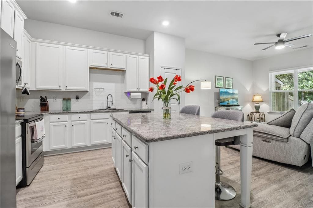 3 bedroom, 2 bathroom, 1,301 sq ft townhouse for sale at 530 Vandenburg Drive, Villa Rica, GA 30180 — photo 3